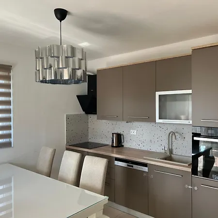 アパート Greta's Self-check In ザダル