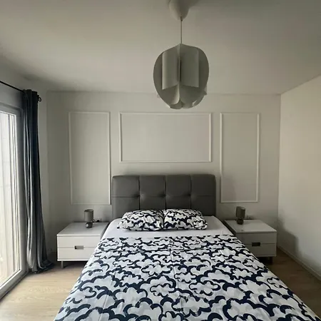 Greta's Self-check In Daire