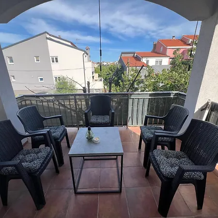 Greta's Self-check In アパート