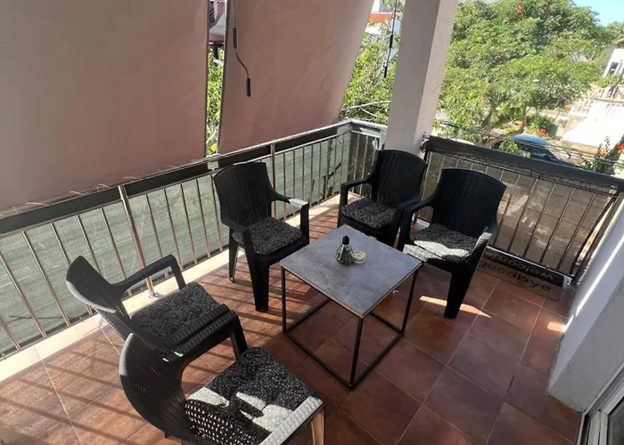 Greta's Self-check In * זאדאר