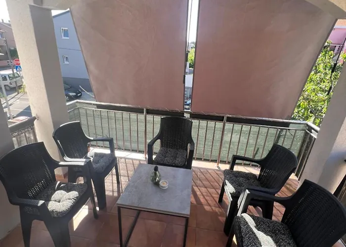 Greta's Self-check In Апартаменты Задар